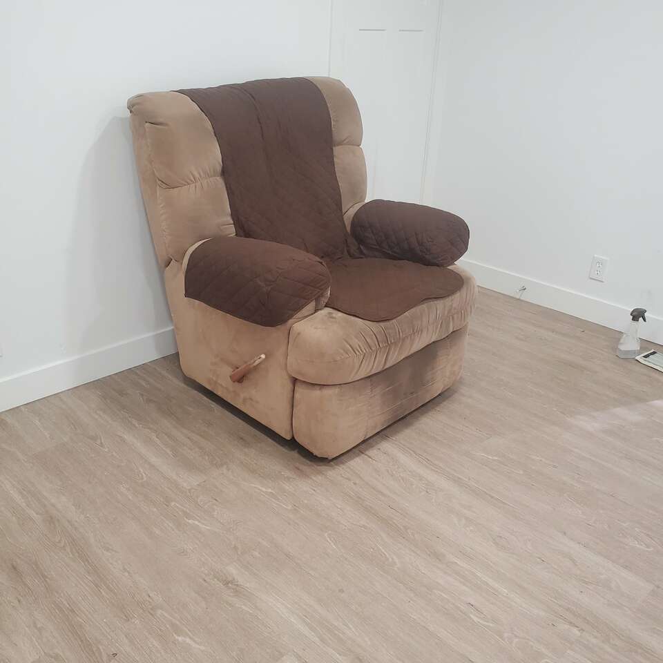 Longer chair Free Furniture