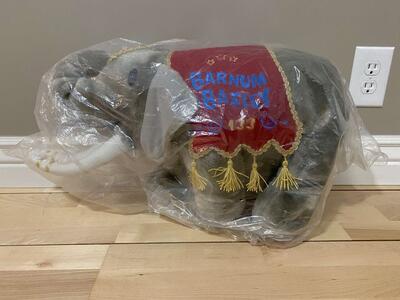Barnum & Bailey large elephant - BRAND NEW