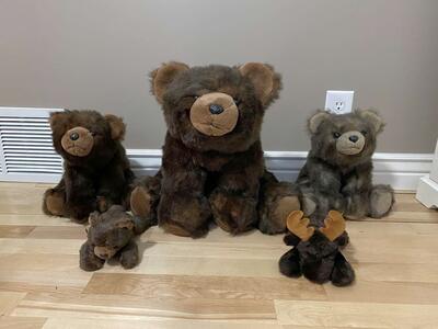 Bearington top quality bears & moose - Brand new or like new condition