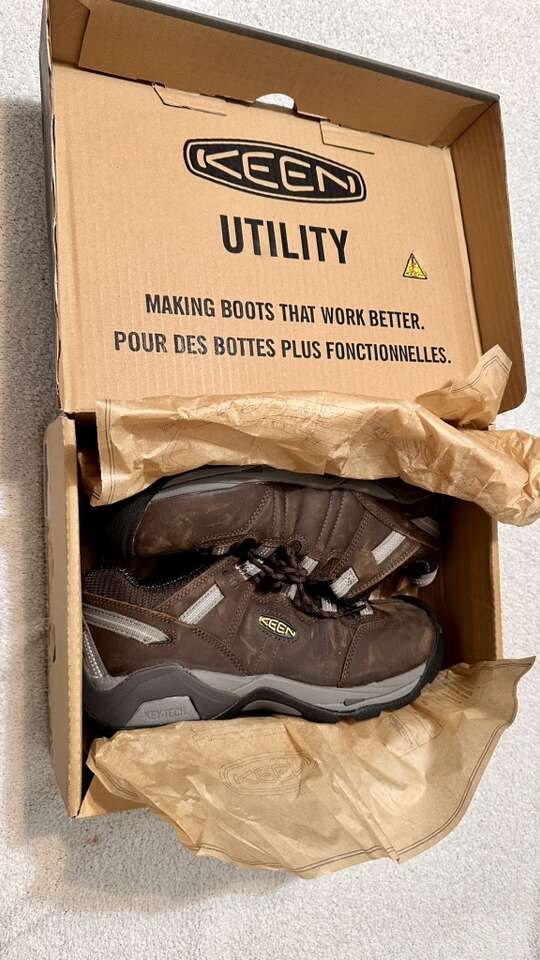 Brand new - KEEN Utility Detroit XT ESD Steel Toe Work Shoes - Cascade Brown/Gargoyle - size 10.5