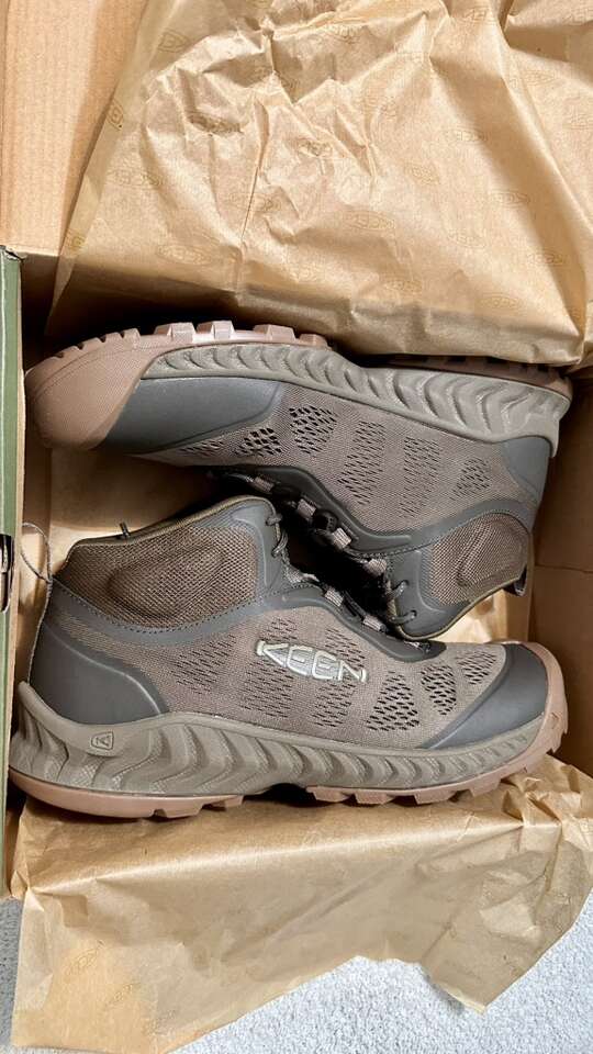 Brand new - KEEN Men's Nxis Speed Mid - Canteen/Olive Drab - size 11