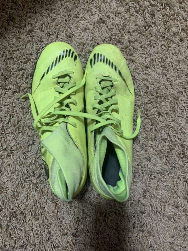 Nike Indoors Size 9.5