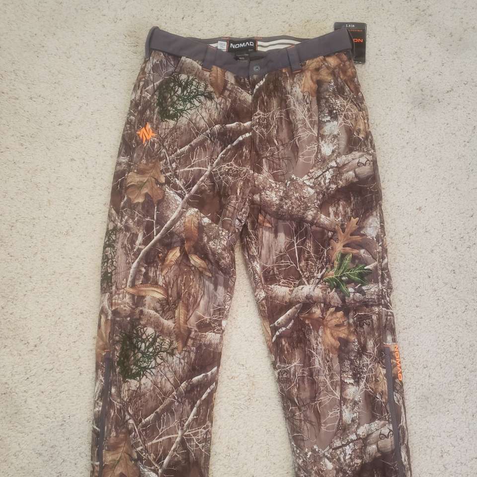 Brand new fleece lined (Super Warm) Nomad camo pan