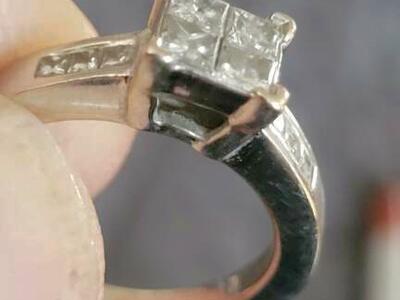 Women's wedding ring size 4.5-5