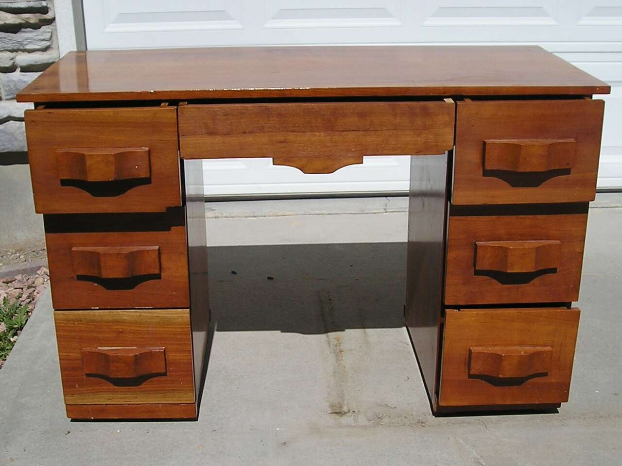 Custom Desk Furniture