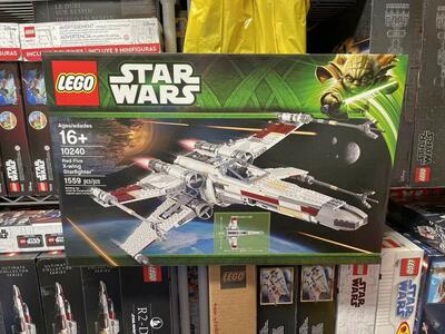 LEGO Star Wars UCS Red Five X-Wing Starfighter