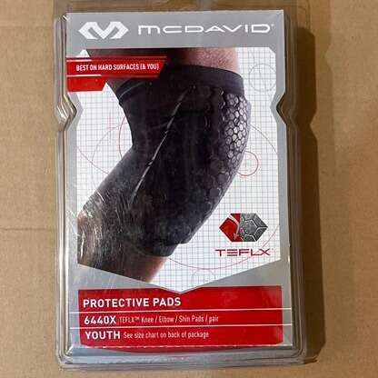 McDavid Youth Size Knee Pads New In Box
