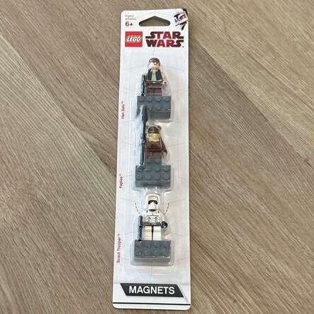 LEGO Star Wars Magnets With Removable Minifigs New