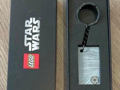 LEGO Star Wars VIP Beskar Keychain New