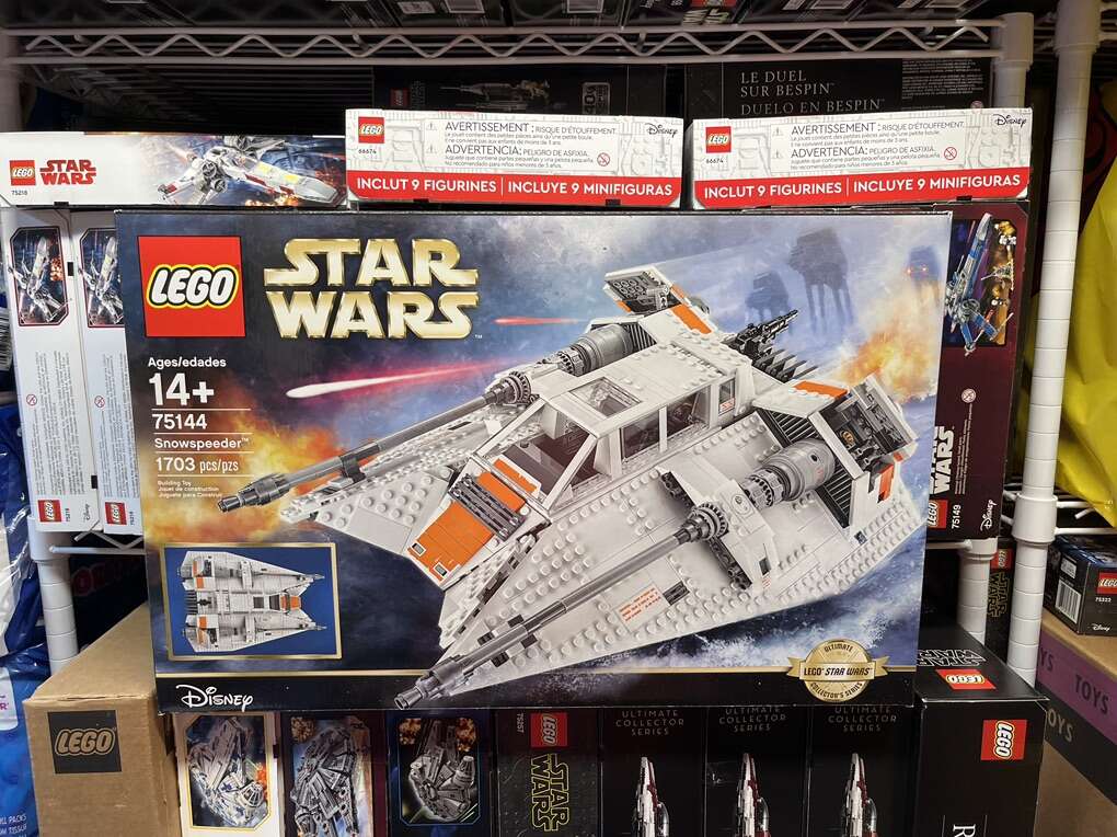 LEGO UCS Star Wars Snow Speeder New