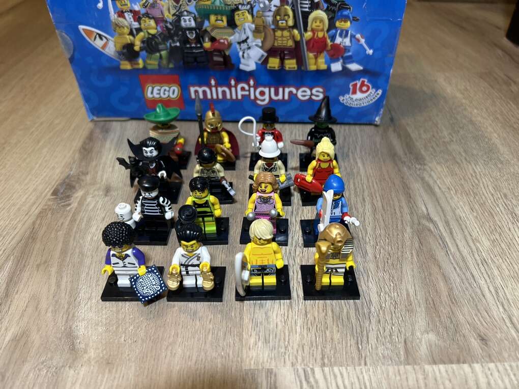 LEGO Series 2 Minifigures Complete Set Of 16