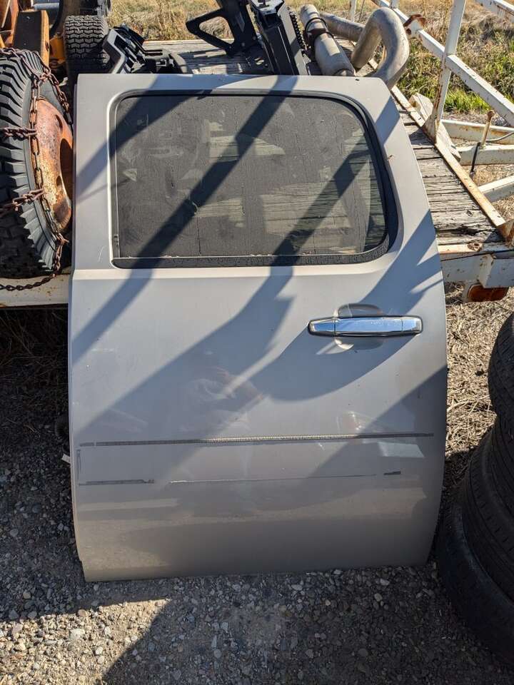 Driver rear door 2007-14 Suburban Yukon XL Crew