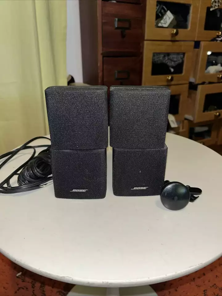 2 Bose Double Dual Cube Two Speakers Acoustimass Lifestyle Mountable w/ mount