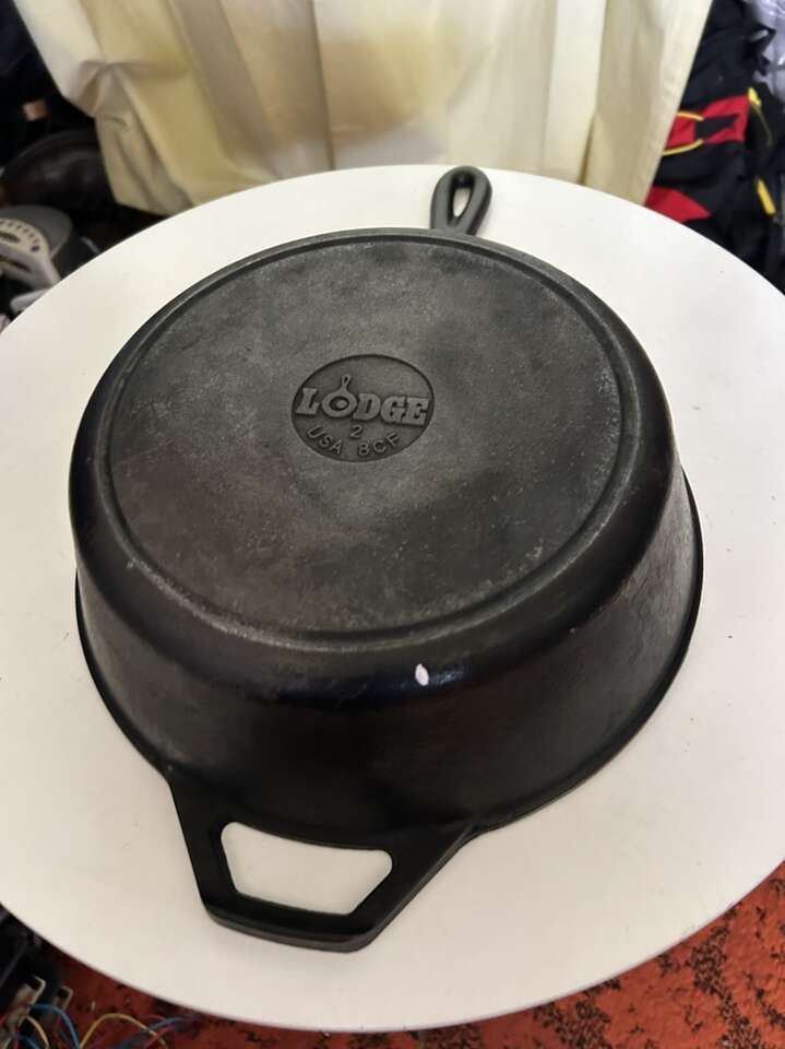 Lodge 8 CF Cast Iron Skillet Chicken Fryer 10 1/4 3 Deep Made In USA