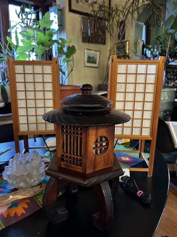 Group of 3 vintage MCM Japanese table lamps