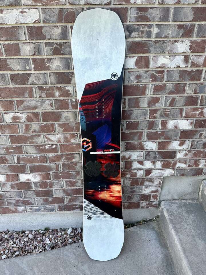 160 160cm Never Summer Proto Type 2 Snowboard