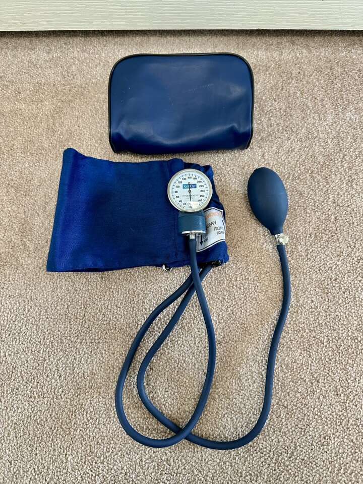 ReliOn Standard Manual Blood Pressure Cuff