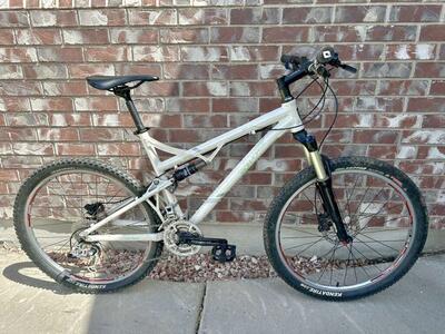 Large Iron Horse Azure Sport Full Suspension Bike
