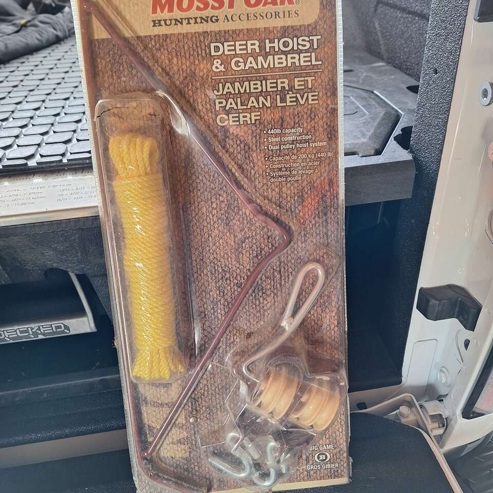 Deer hoist
