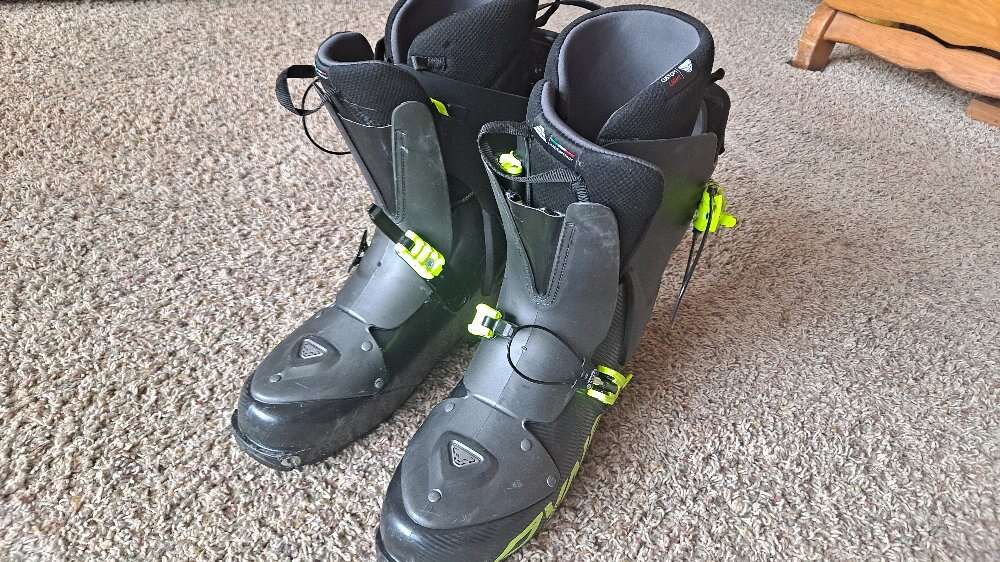 Backcountry ski boots Dynafit size 29/29.5 mens 11