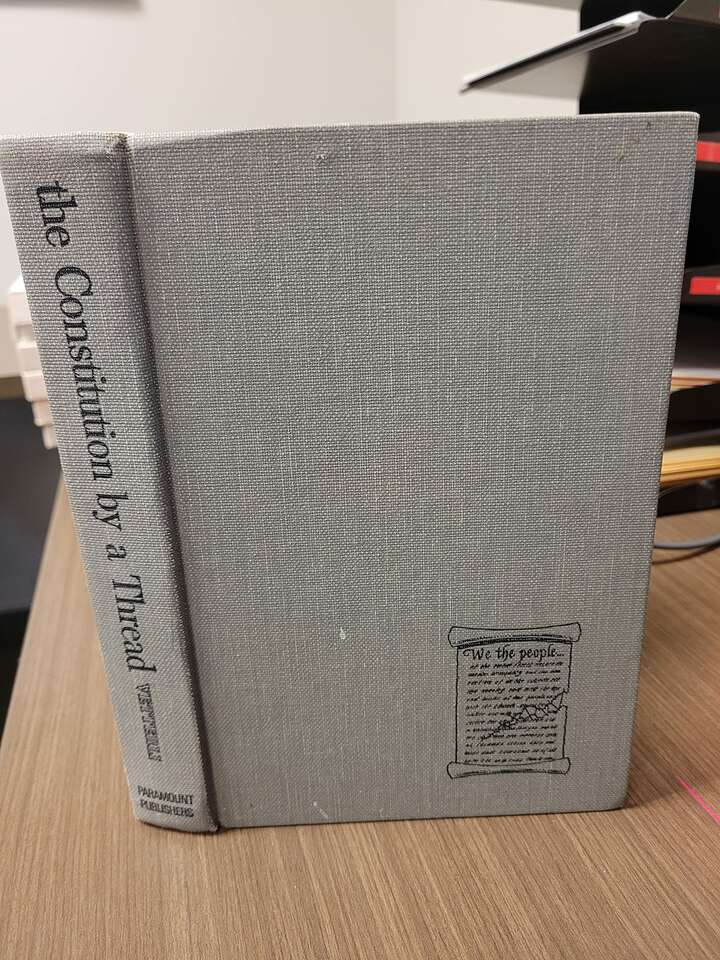 The Constitution by a thread by Richard Vetterli (Author)