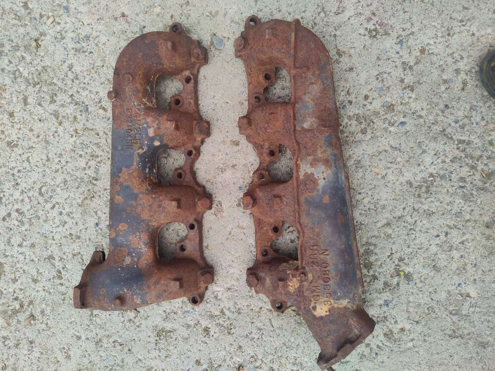 Big Block Chevy Exhaust Manifolds pair