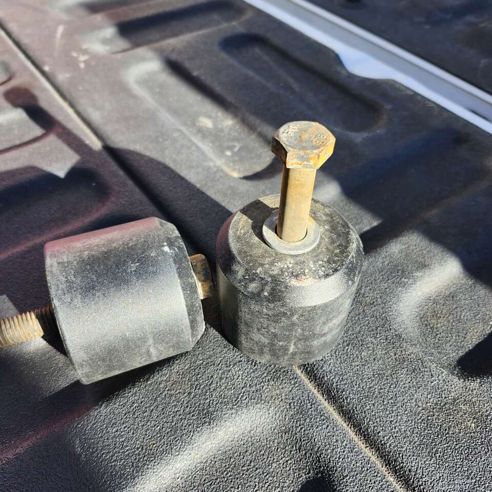 Ford Superduty leveling pucks