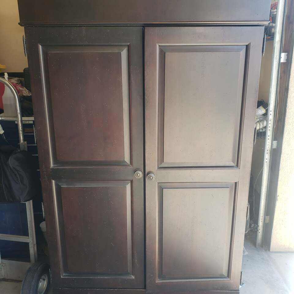 RC Willey King size bedroom set