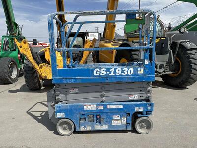Scissor Lift 2014 Genie GS1930 Electric 19' Platform Extendable