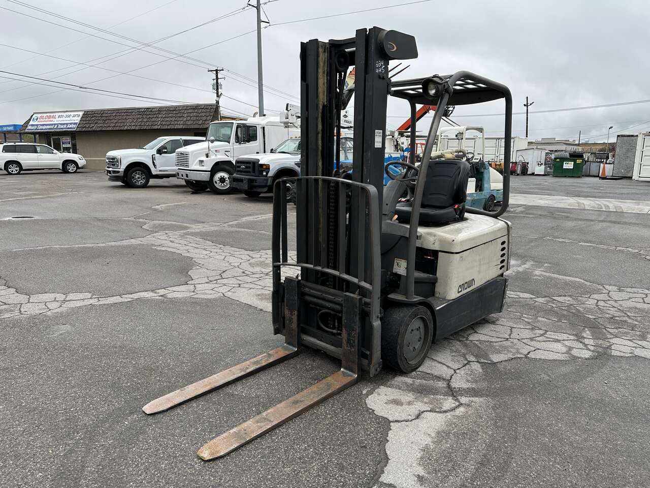 Forklift 2005 Crown SC4040-35 Electric 3,500 LB 15' 10" Lift