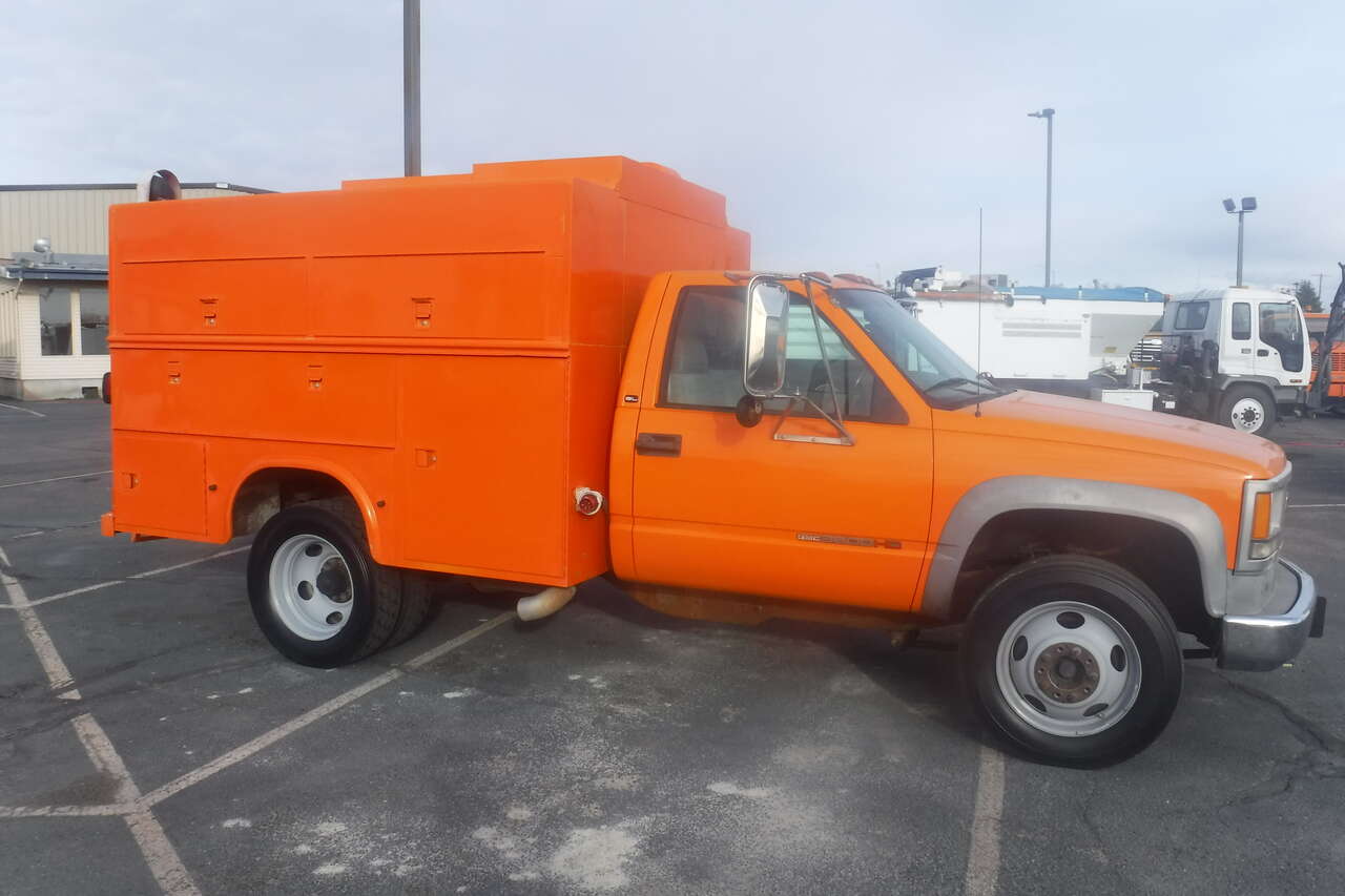 1999 GMC HD 3500 Service truck with 33,846 ACTUAL MILES