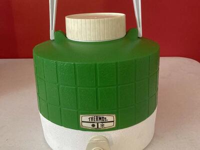 Vintage Thermos Picnic Jug 7785 in Green