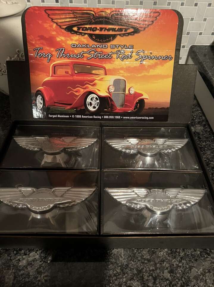 American Racing Torq Thrust Oakland Spinners 4pcs