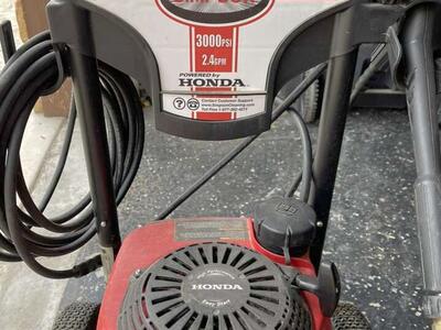 Simpson Powerwasher With Honda Motor