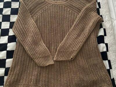 Women/Girl’s Clothing - Knit Top