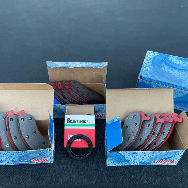 1989 Jeep Cherokee 4WD Brake Pads