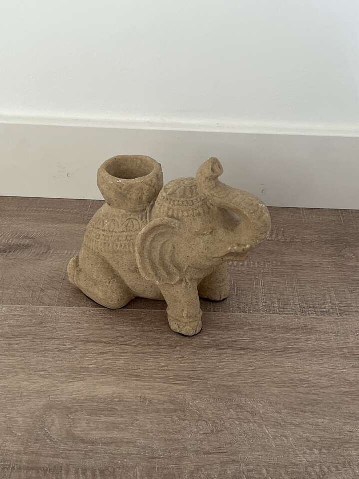 Sandstone elephant decoration