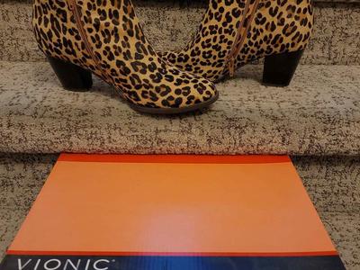 Vionic Tan Leopard Heel
