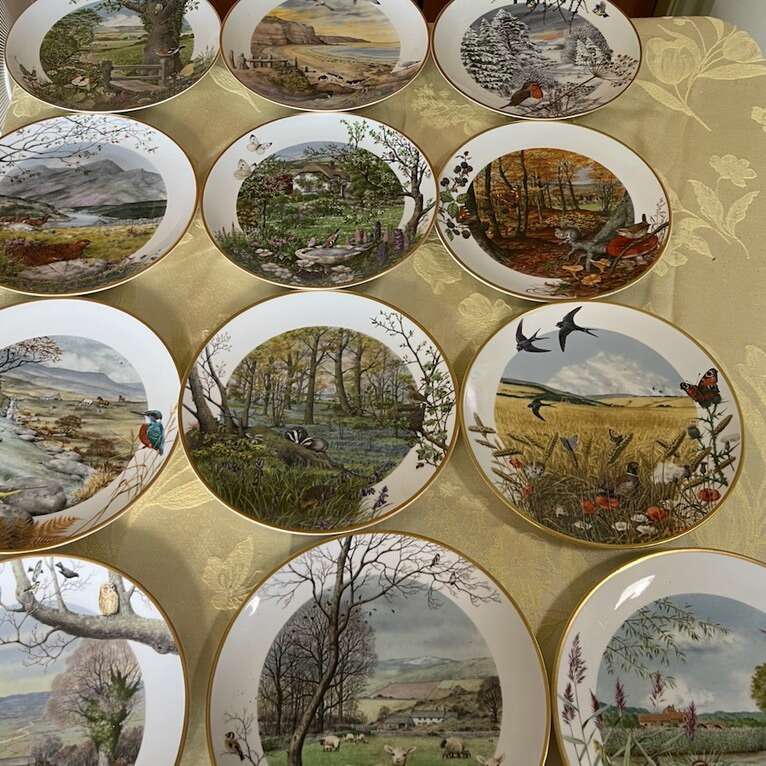 1979 Peter Barrett Royal Winchester Plate Set