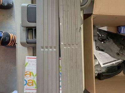 Rear Door Sill Trim Plastics For Chevy Suburban