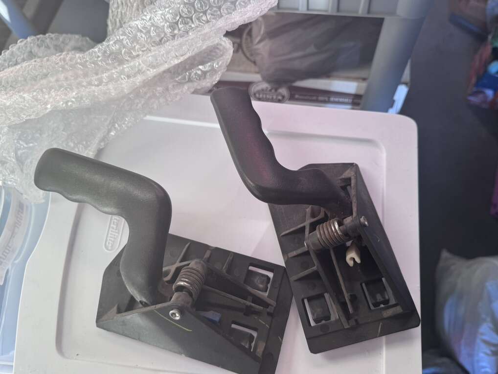 99-06 Chevy Gmc Truck And Suv Interior Door Handle