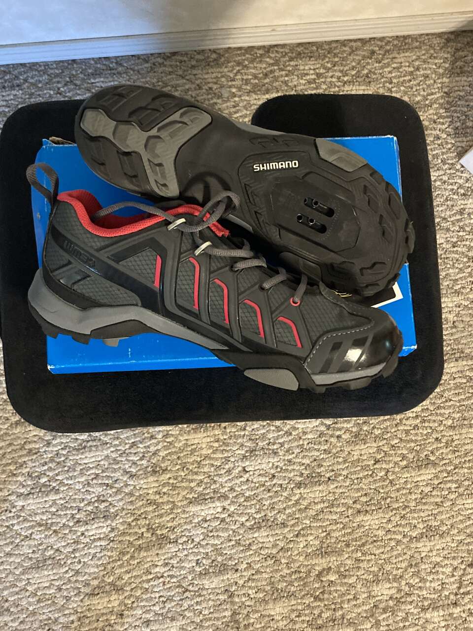 Shimano Women's Bicycling Shoe Size: 9-1/2 With Pedal Cleats