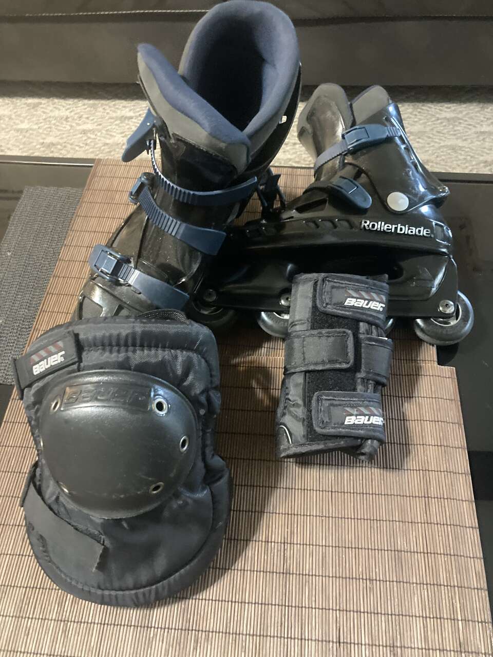 Roller Blades Size 8 w/ Safety Pad Set