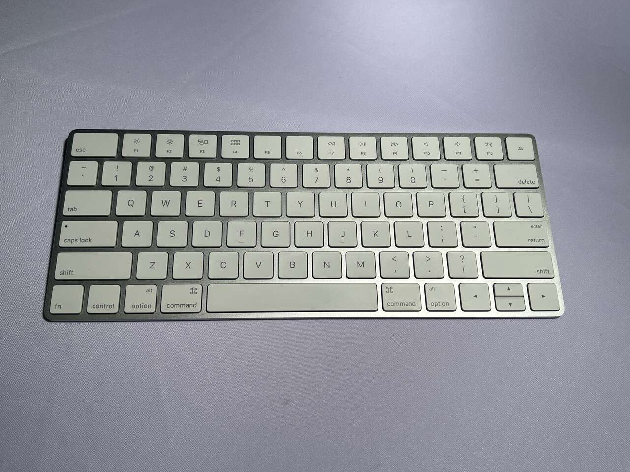 Apple Magic Keyboard (Part# MLA22LL/A Model: A1644 Gen 1)