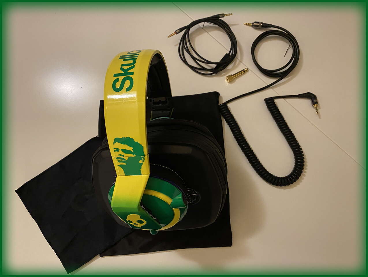 Skullcandy Thiago Silva Headphones (Limited Edition - Green/Yellow) with Case