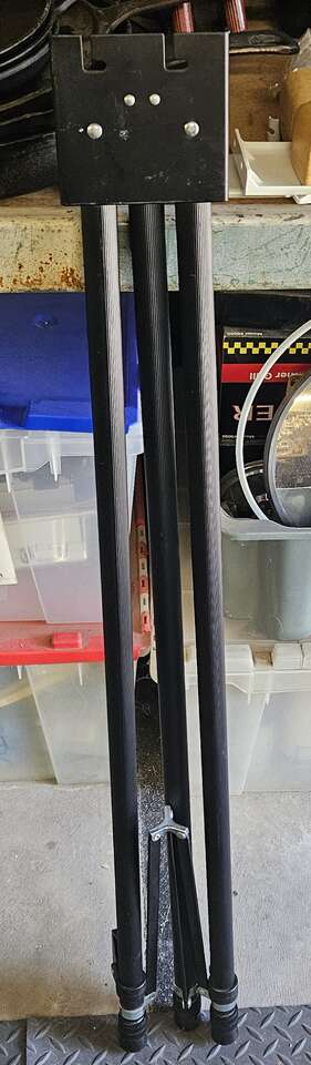 Easel Adjustable Aluminum Tripod 34" to 74" High Like New