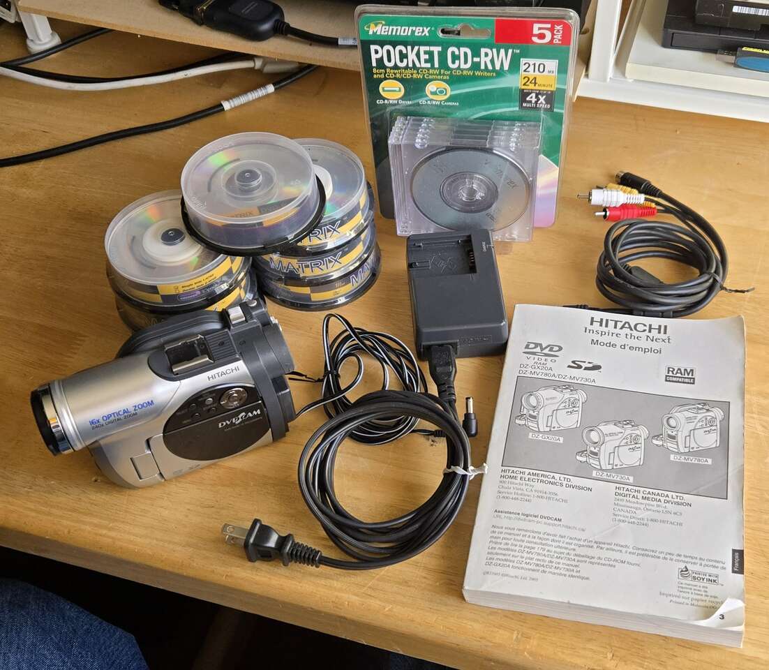 Hitachi DZ-MV730A DVD RAM Camcorder With 16X Optical 240X Digital Zoom