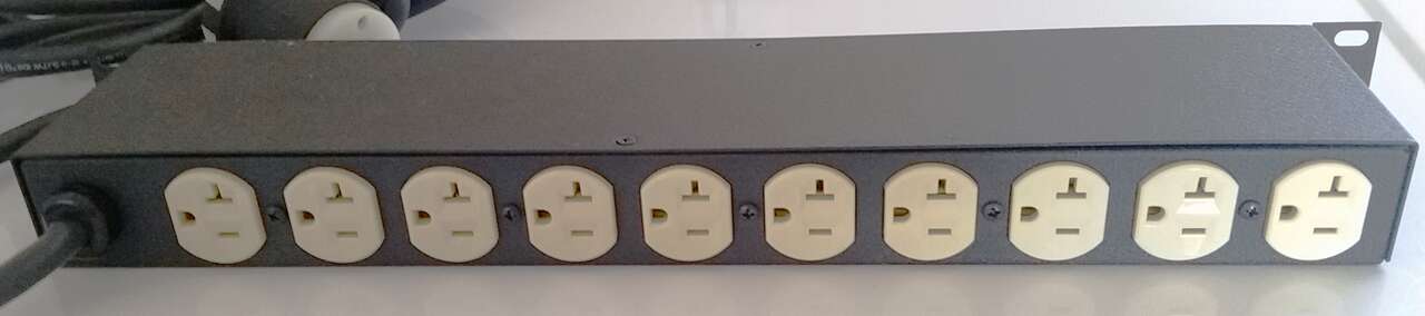 GEIST Flexiduct RACK-MOUNT 10-PLUG STRIP With Surge Supressor