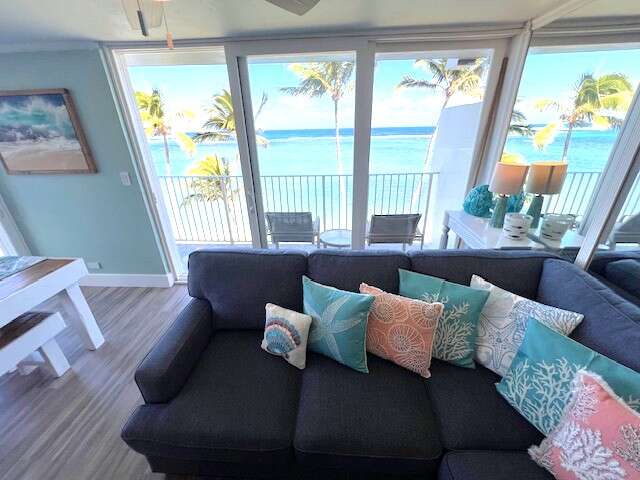 3 bedroom, 2 bath Beachfront Penthouse on Oahu's North Shore