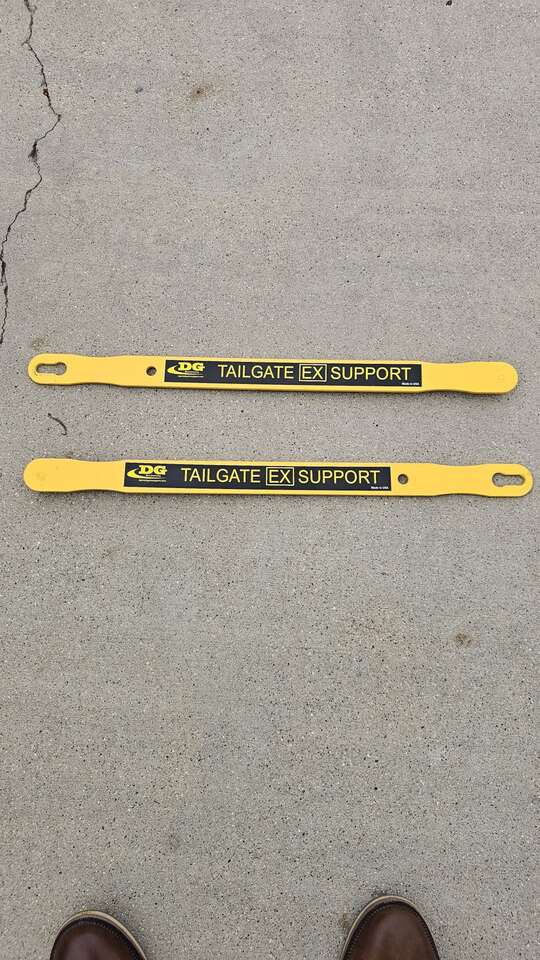 DG Manufacturing Tailgate Support Straps
